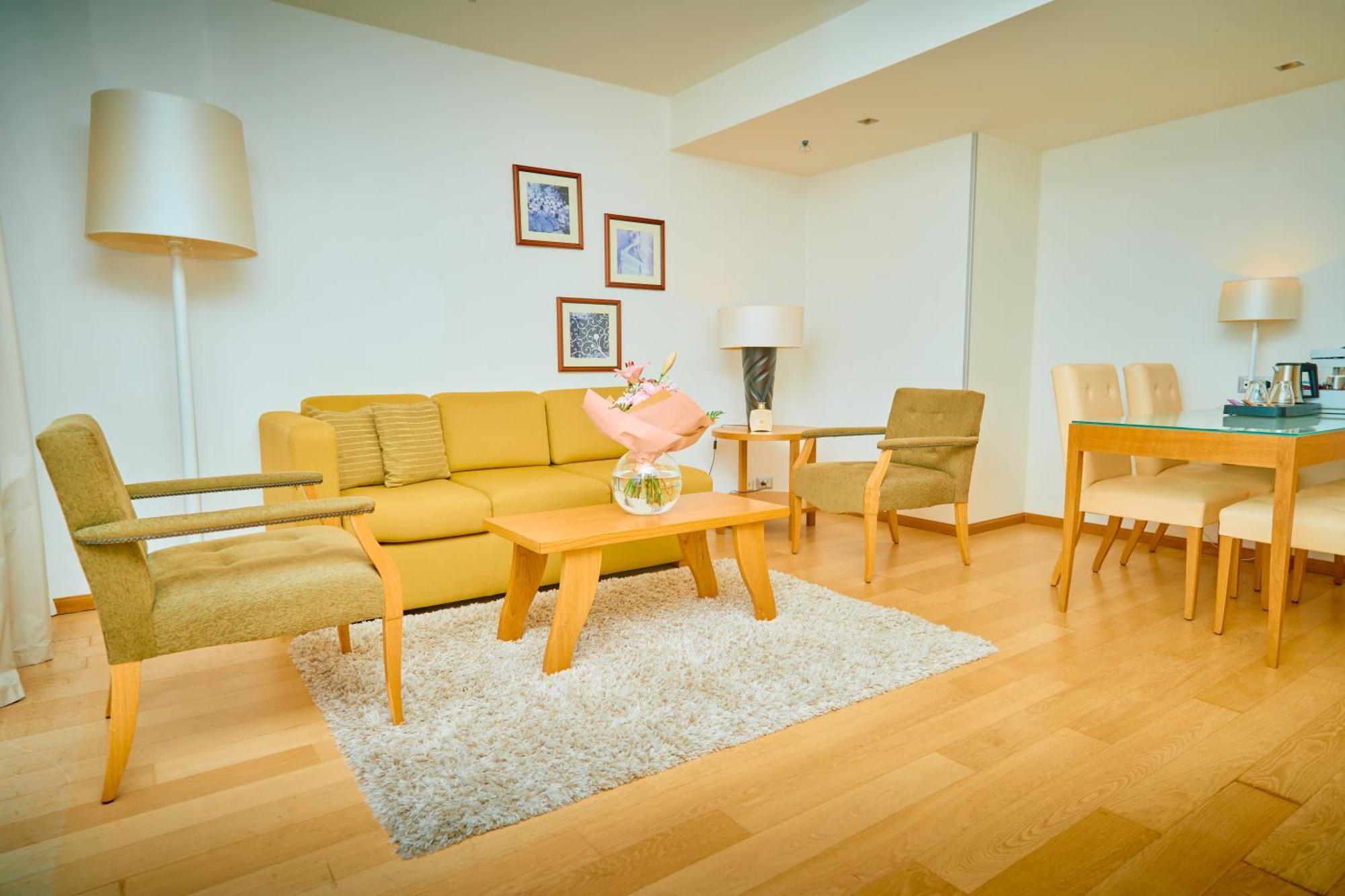 Astoria Hotel 4*