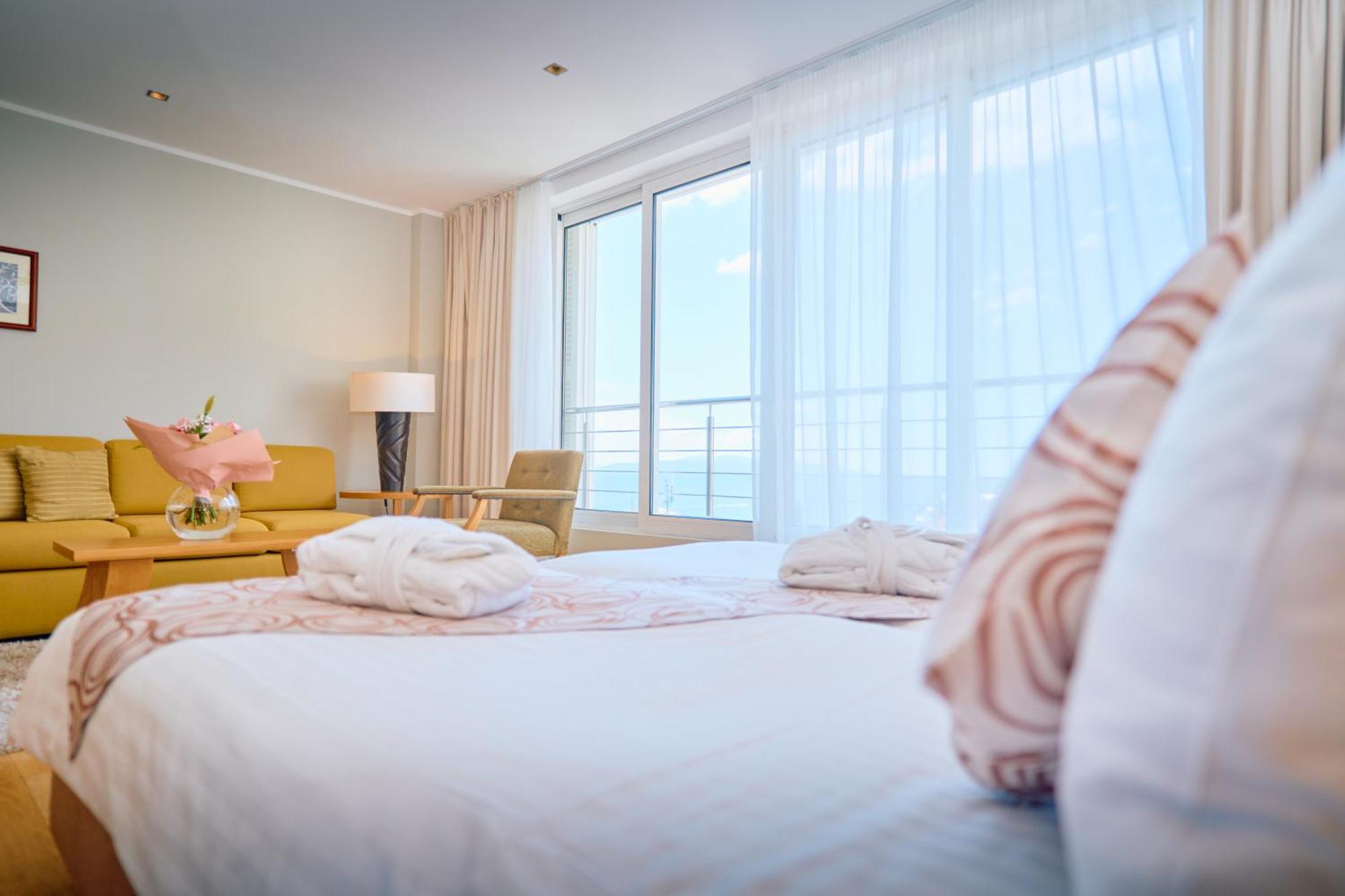 Astoria Hotel 4*