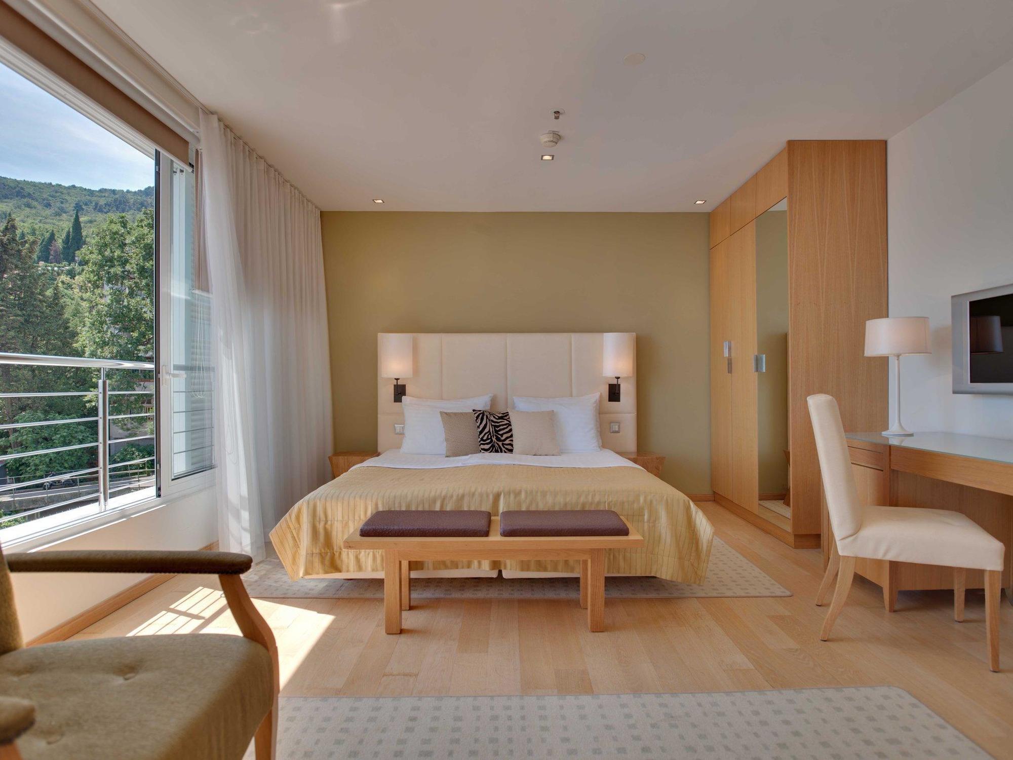 Astoria Hotel